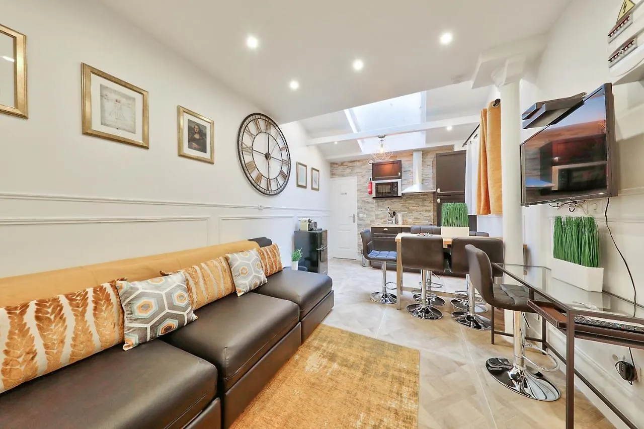 38 Atelier Mona Lisa Apartment Paris